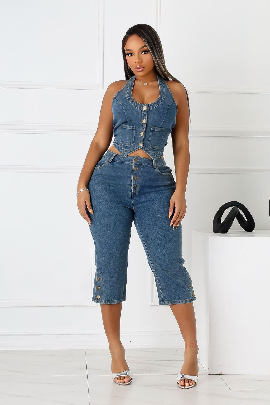 Your Signature Capri Denim Pants